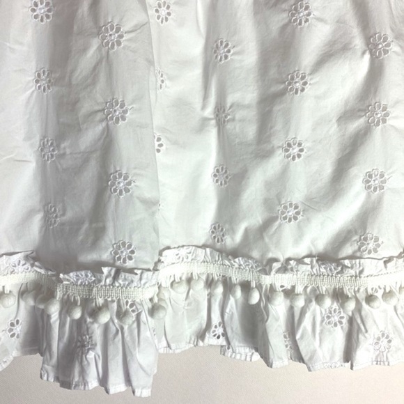 J. Crew white eyelet pompom sleeveless top size medium NWT - Picture 4 of 7